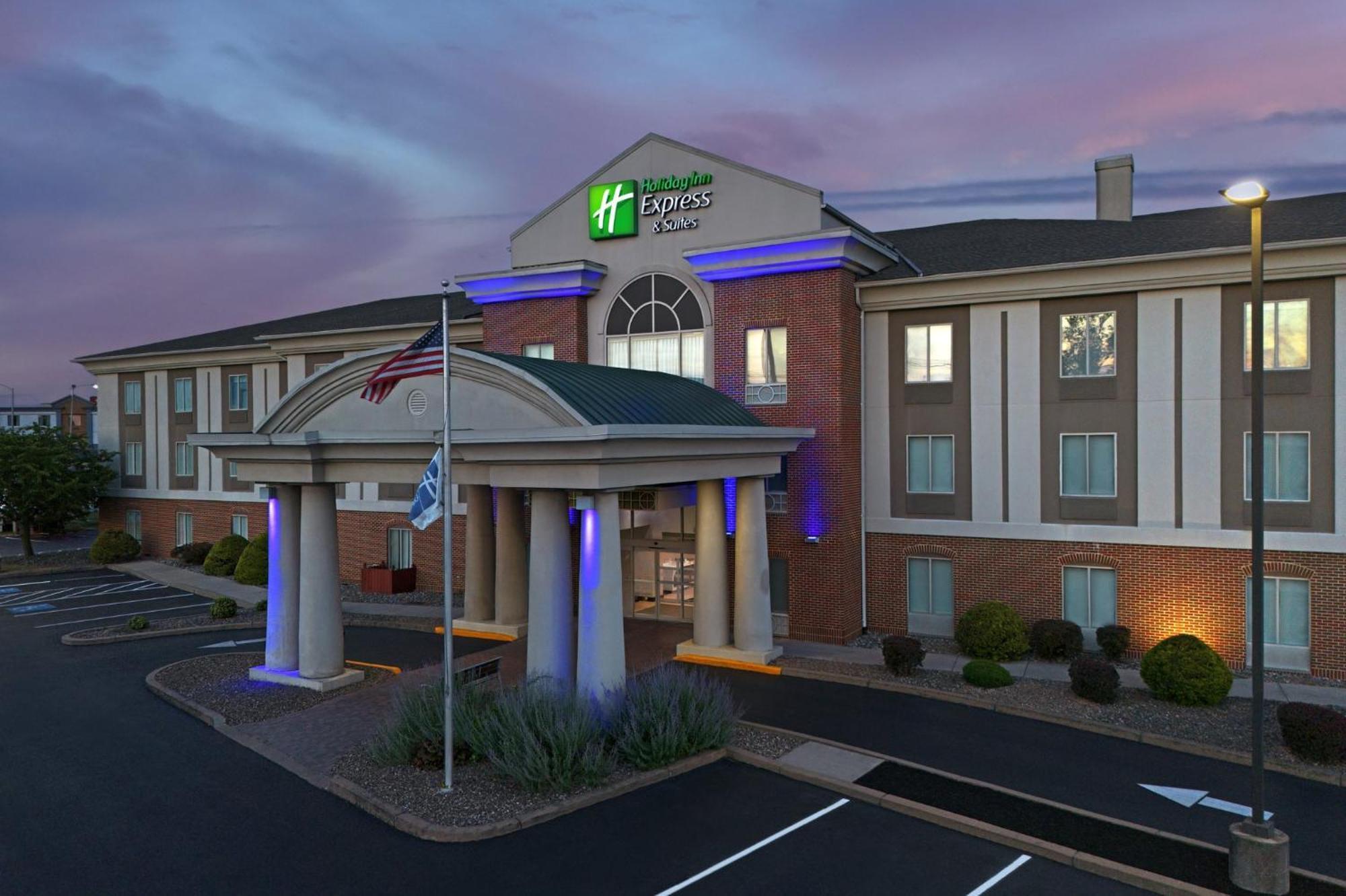 Holiday Inn Express & Suites By Ihg Chambersburg By Ihg Exterior foto