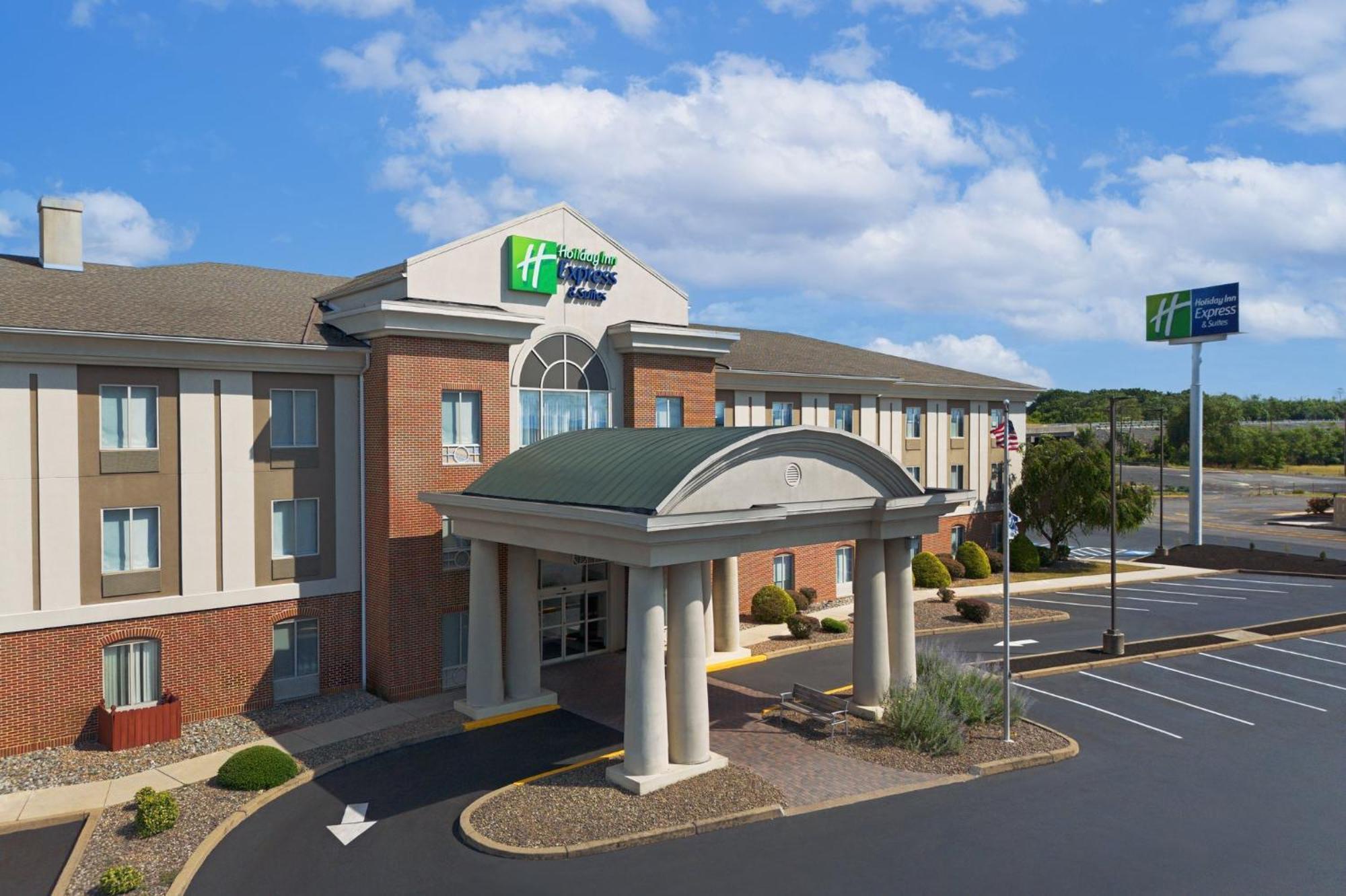 Holiday Inn Express & Suites By Ihg Chambersburg By Ihg Exterior foto