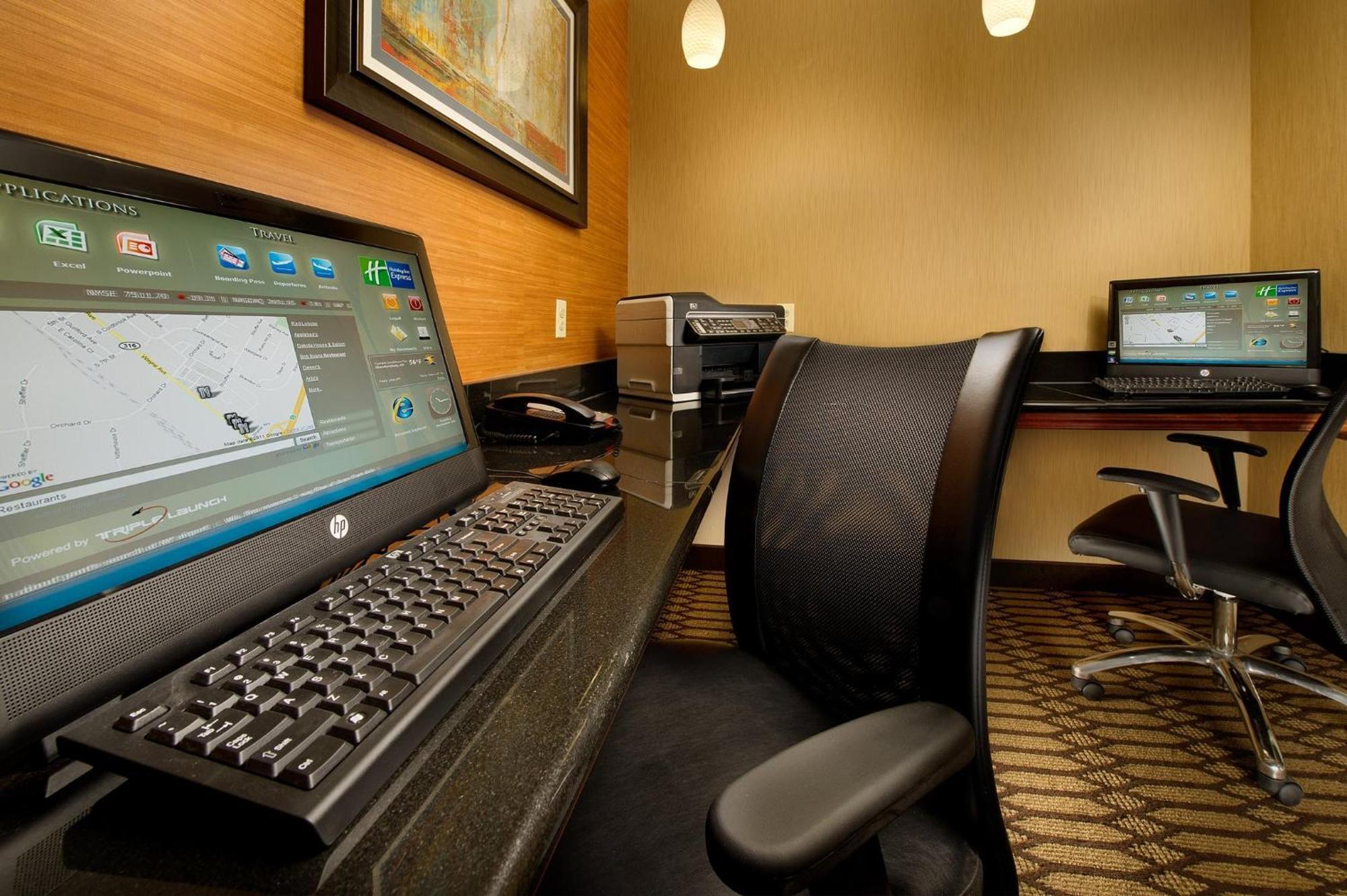 Holiday Inn Express & Suites By Ihg Chambersburg By Ihg Exterior foto