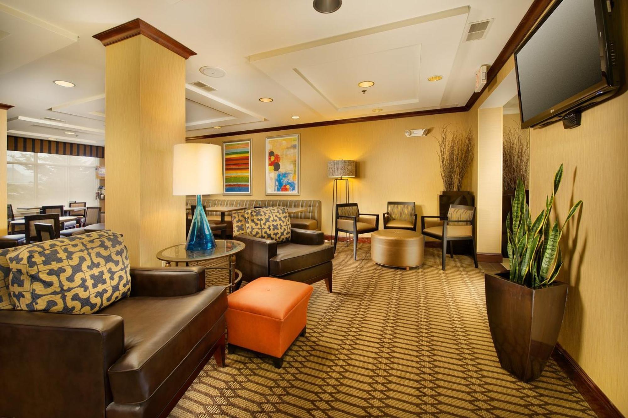 Holiday Inn Express & Suites By Ihg Chambersburg By Ihg Exterior foto